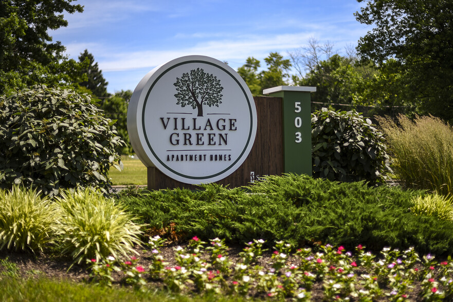 Building Photo - Village Green