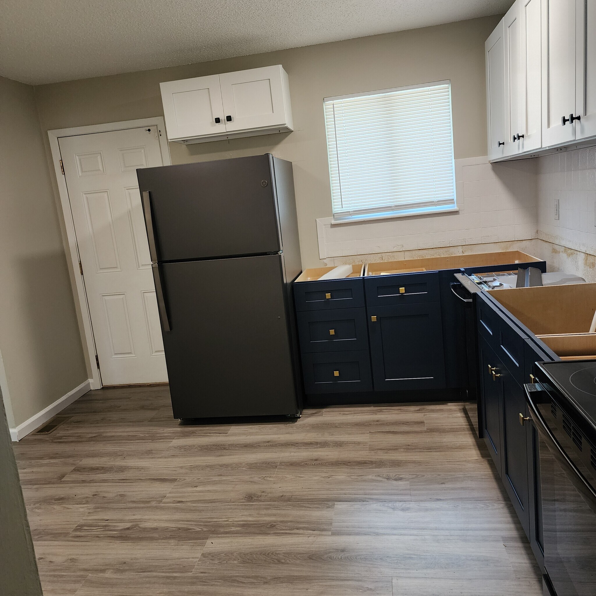 Building Photo - 2573 Millvalley Dr