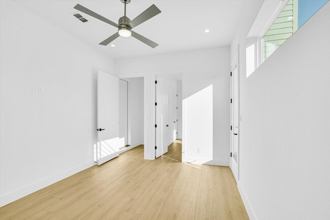 Building Photo - 1703 Nomas St