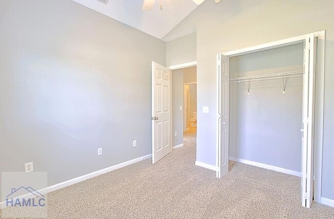 Building Photo - 8 Limestone Ln