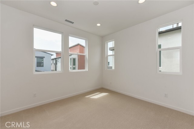 Building Photo - 115 Allusion