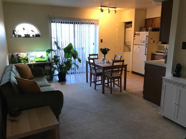 Building Photo - 3243 Niagara Square