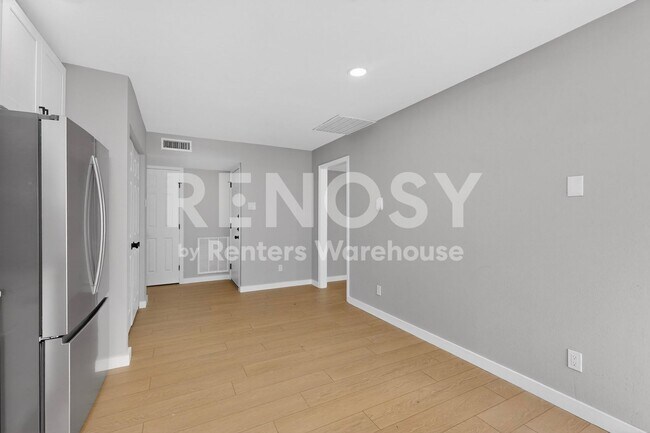 Building Photo - Carrollton GEM Ready For Move-in  ****Rent Concession - 2nd Month Free****