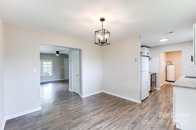 Building Photo - 4027 Bearwood Ave