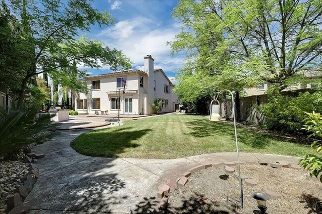 Building Photo - 208 Otter Glen Ct