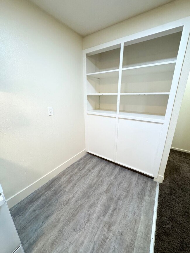 Building Photo - Move-In Special; Upstairs One Bedroom + Private Patio – SEE VIDEO