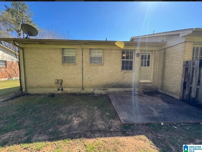 Building Photo - 836 Old Trail Rd