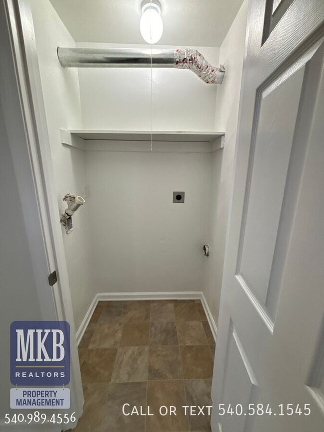 Building Photo - 1227 Ruddell Rd