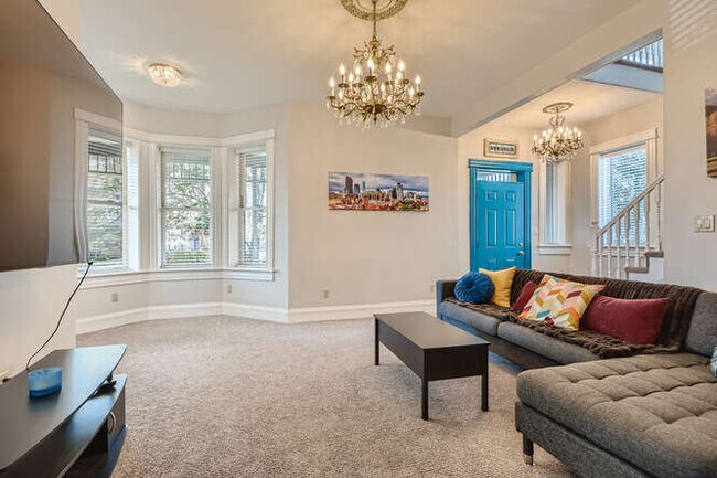 007-005-Living Room-666x445-72dpi - 3247 W 19th Ave