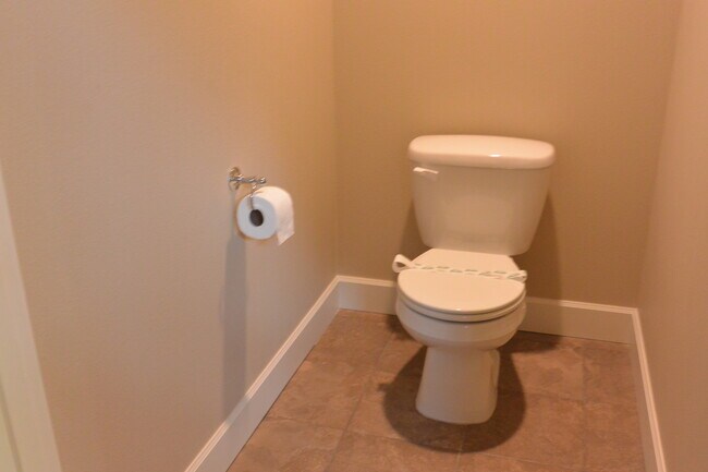 Building Photo - 1365 SE 194th Pl