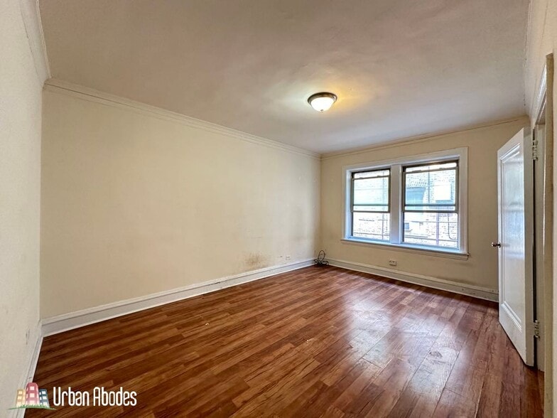 Building Photo - 2530 N Sawyer Ave