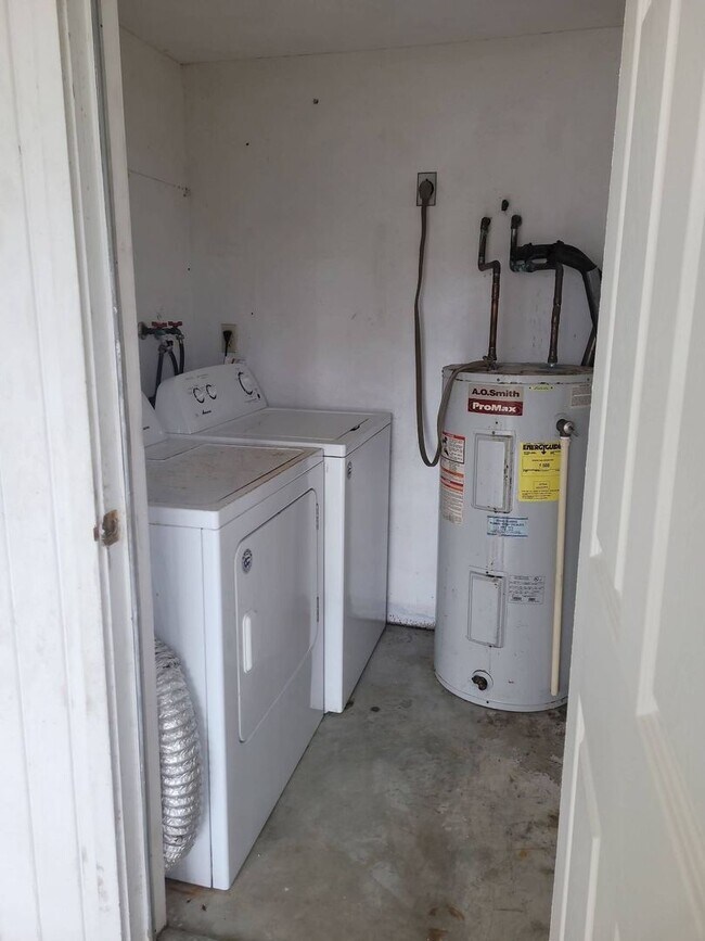 Building Photo - WR-30 Oaks Duplex- FOR SALE