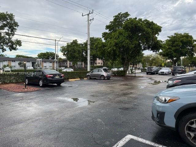 Building Photo - 8401 W Sample Rd