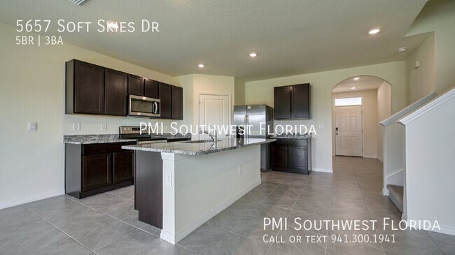 Building Photo - 5657 Soft Skies Dr