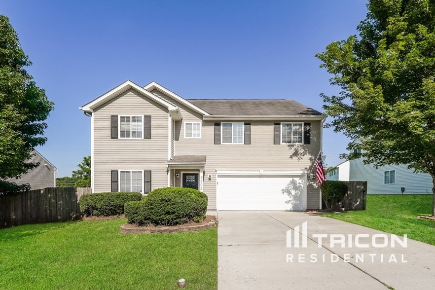 Primary Photo - 5705 Waterpoint Dr