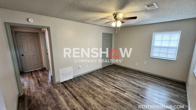 Building Photo - 1872 Parnassus St