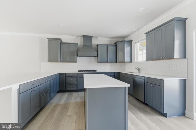 Building Photo - 1715 Water Xing Rd