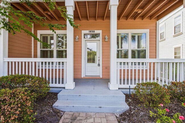 Building Photo - Coastal Luxury Townhome in Gated Amelia Island Community with Elevator & Garage