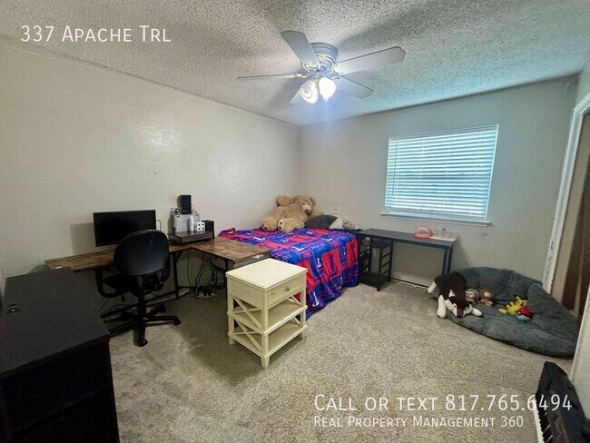 Building Photo - 337 Apache Trail