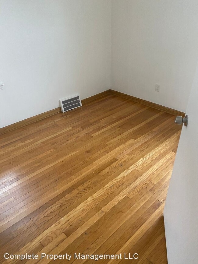 Building Photo - 3 br, 1 bath House - 11335 Columbia