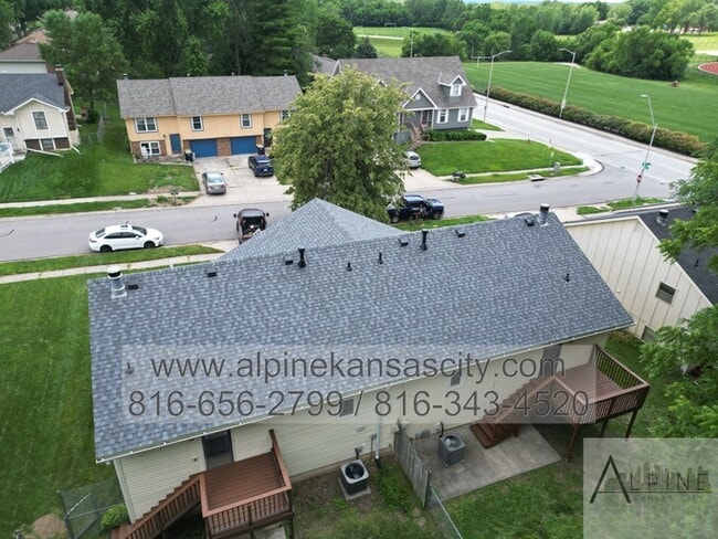 Building Photo - 2 Units Available Across from Congress Mid...