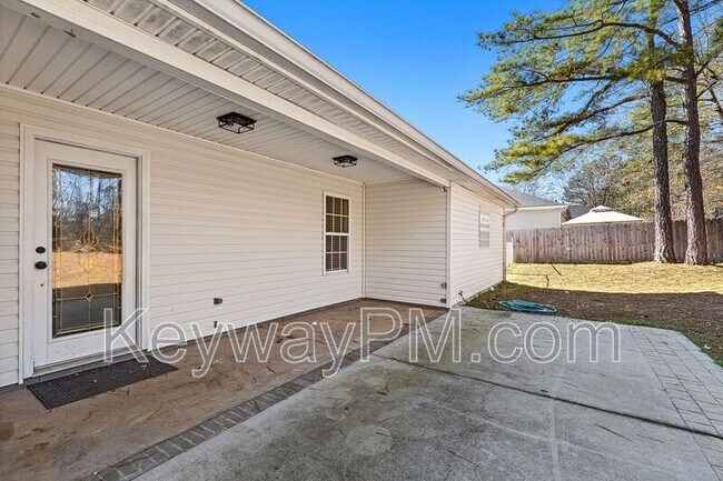 Building Photo - 122 Oakwood Dr