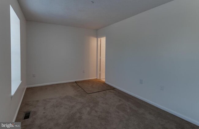 Building Photo - 2502 Regal Pl