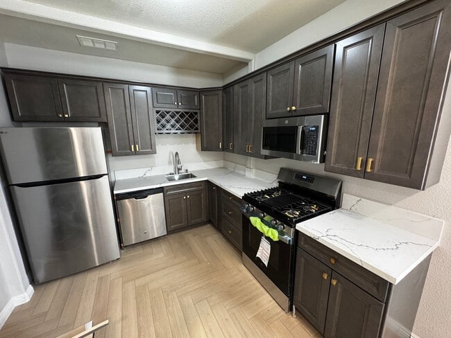 Building Photo - 2nd Floor Condo in Murrieta