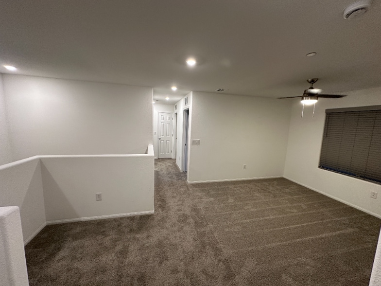 Building Photo - 1356 Cerulean Ave