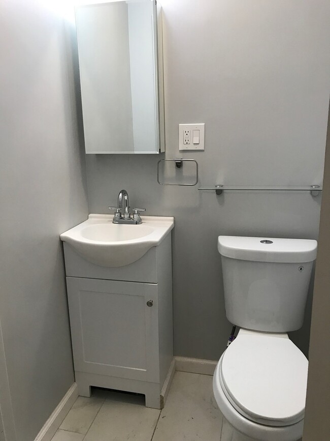 Building Photo - *GORGEOUS, completely updated single famil...