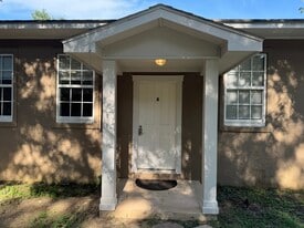 Building Photo - 11921 Woodland Ave