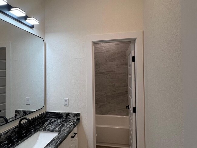 Building Photo - 110 Webb