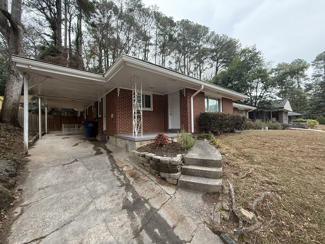 Carport - 430 Wimbledon Road Northeast