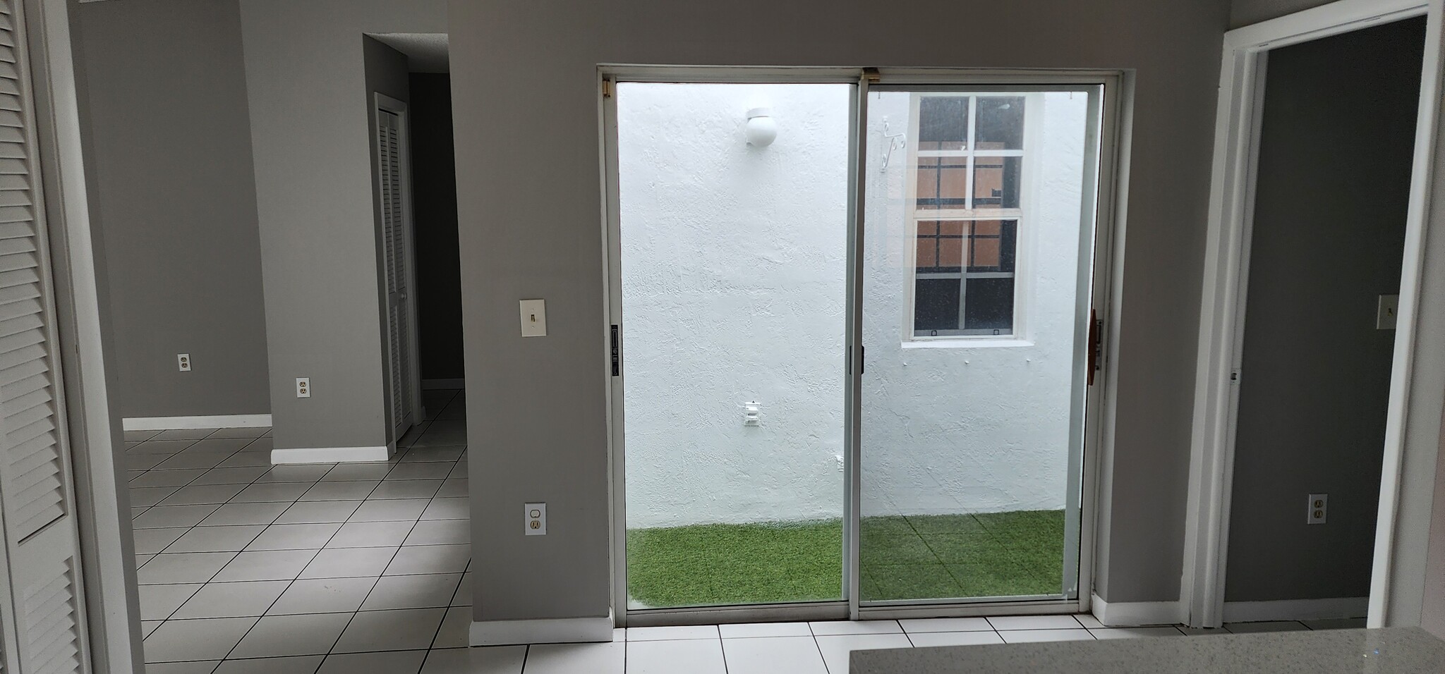 Building Photo - 4725 SW 143rd Ave