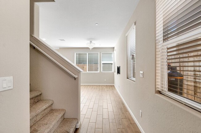 Building Photo - 1116 Encore Wy W