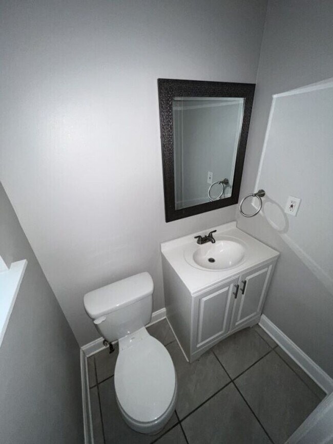 Building Photo - Spacious 4-bedroom 2.5-bathroom Home with Modern Upgrades