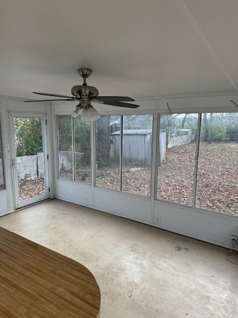 Building Photo - Adorable 2BR/1BA home in Woodbiine w/ large fenced in back yard!