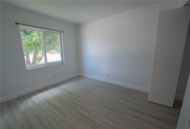 Building Photo - 5332 NW 29th Ct