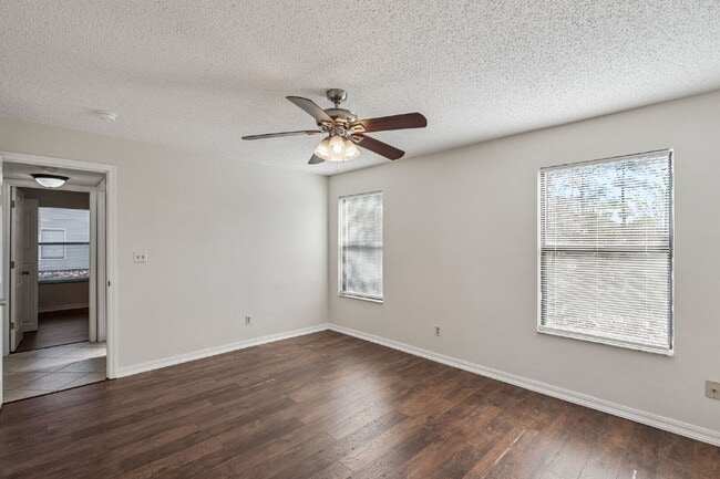 Building Photo - Spacious 3-Bedroom, 2-Bath Oasis in the Heart of Kissimmee!