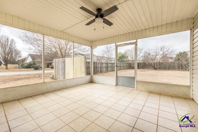 Building Photo - 462 Falkirk Dr