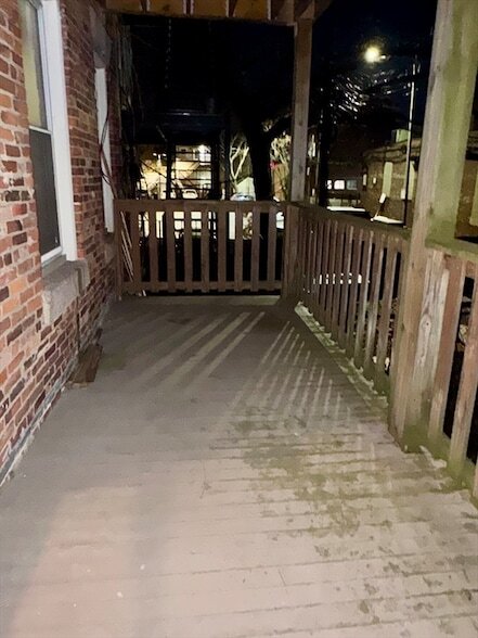 Building Photo - 184 London St