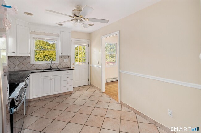 Building Photo - 48 Lanell Dr