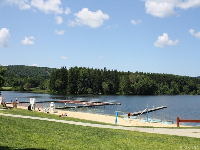 Building Photo - 23 E Main St