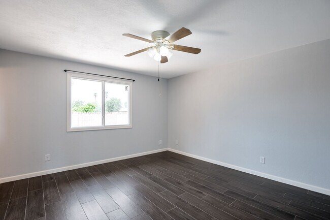 Building Photo - 6-Bedroom Tempe Home with Private Pool, Garage & Ideal Location