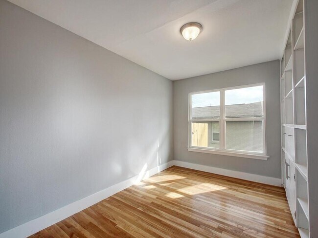 Building Photo - 1420 Northridge Dr