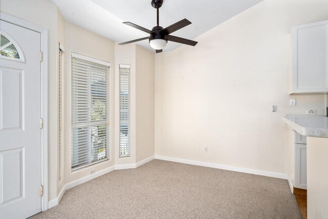 Building Photo - 2 Bedroom 2 Bathroom Upstairs Unit with Up...