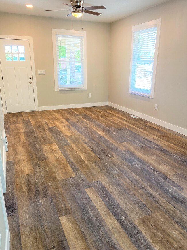 Living Room - 618 W Pikes Peak Ave