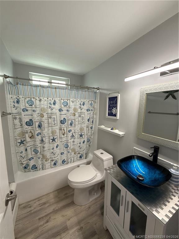 Building Photo - 1561 NE 12th Terrace