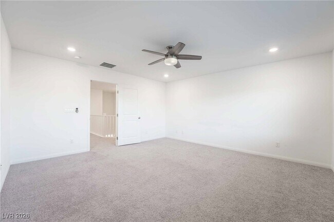 Building Photo - 5905 Becklow Gdns Ave