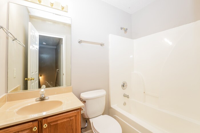 Building Photo - 95 Bermuda Cir